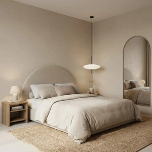 Quarto estilo minimalista em tons neutros decorado com Luminária Pendente Disco Ufo suspensa sobre o criado-mudo ao lado da cama