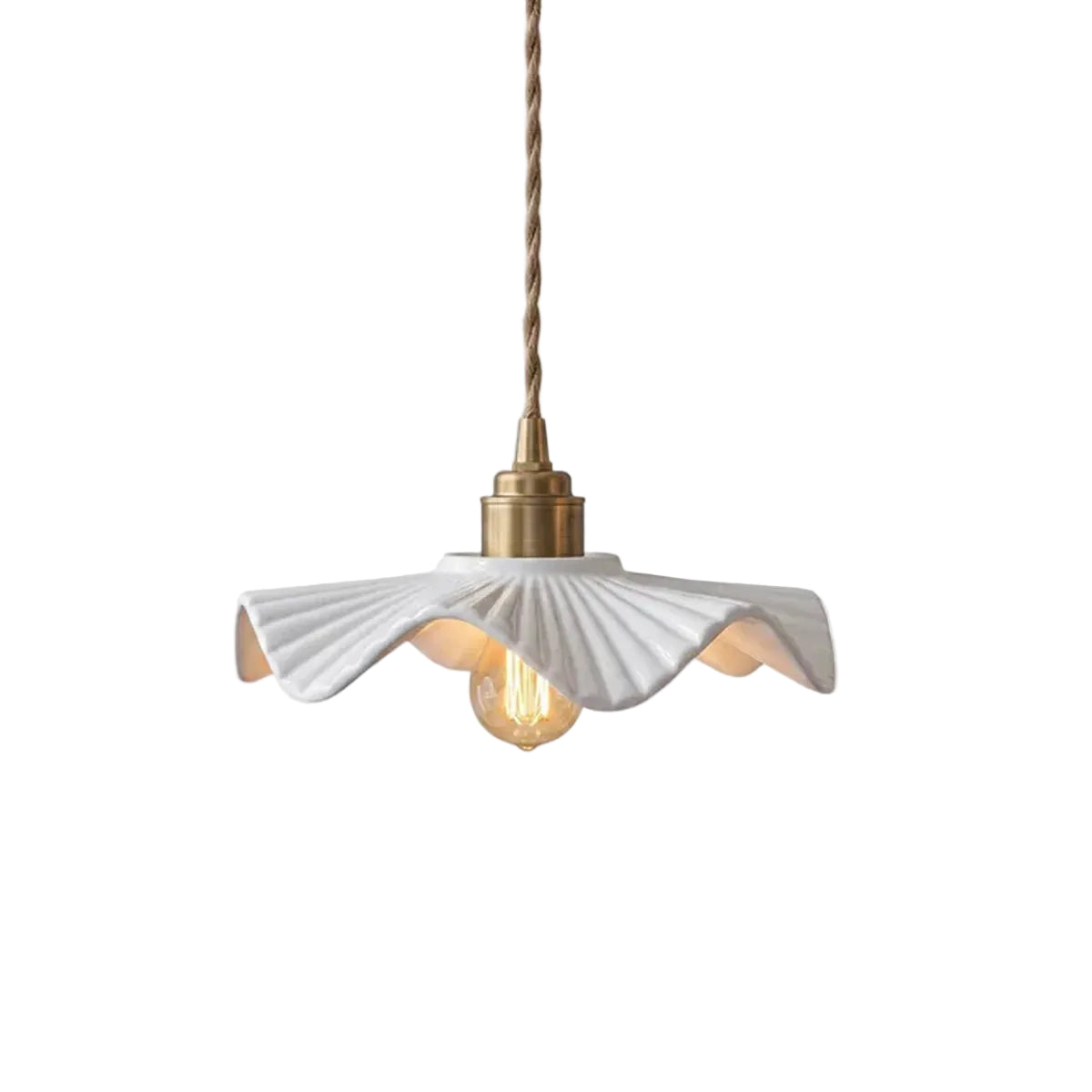 Luminária Pendente de Cerâmica Japonesa Hana em fundo claro com cúpula ondulada branca