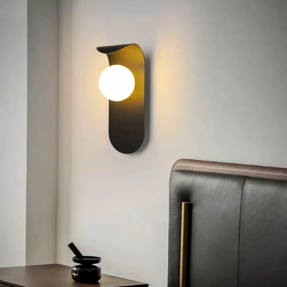Arandela Bola Minimalista Moderna Radiant  preta