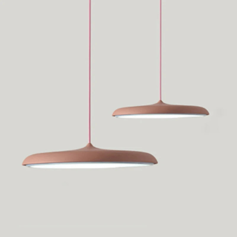 lustre vidro, 
Lustre preto, 
lustre pendente vidro, 
lustre moderno, 
lustre minimalista, 
lustre fumê, 
lustre cristal,
lustre para cozinha,
lustre para sala de estar,
lustre de teto, 