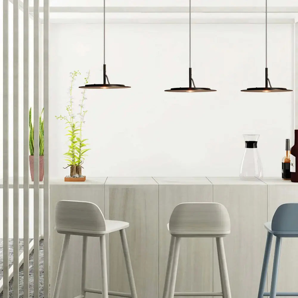 luminária pendente moderna, luminária led minimalista, pendente preto para sala, luminária de teto preta, pendente design clean, pendente led 28cm, pendente led 35cm, iluminação moderna, luminária para bancada, pendente preto cozinha, luminária pendente com controle remoto, iluminação decorativa preta, pendente com luz quente fria, luminária suspensa moderna, luminária contemporânea preto