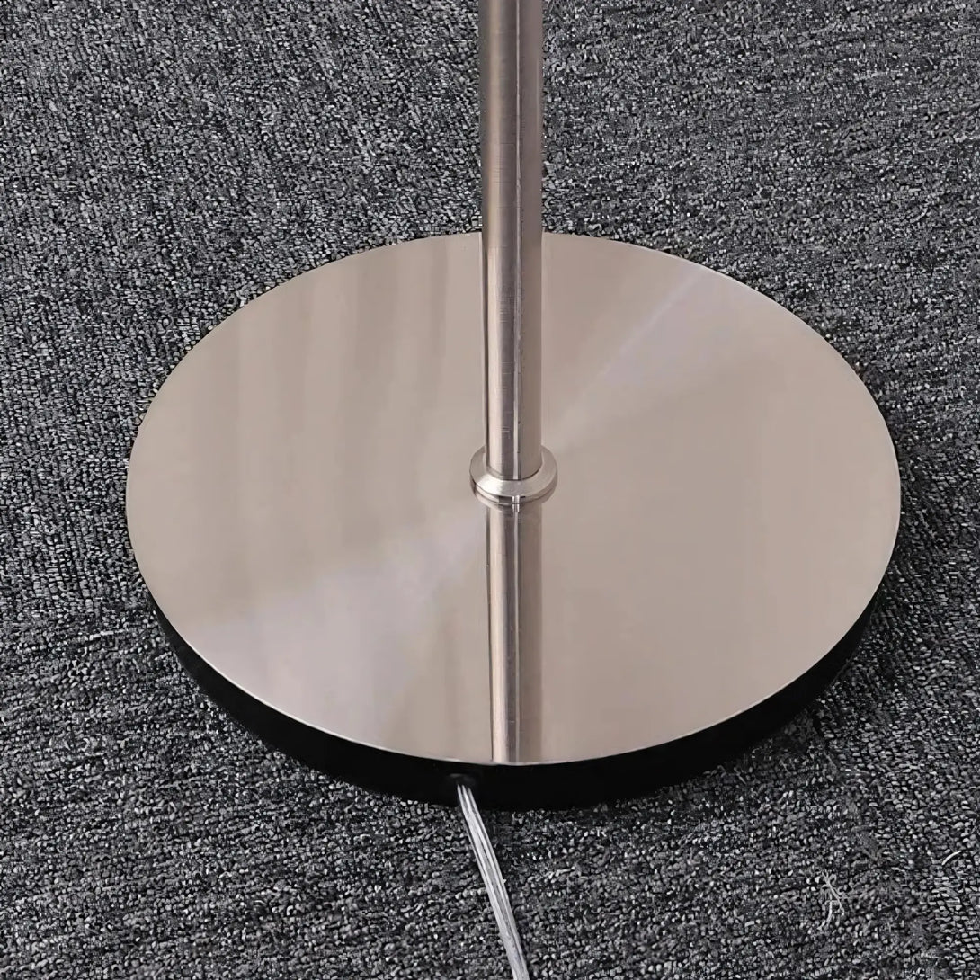 Luminária de chão Bauhaus com luz suave e elegante