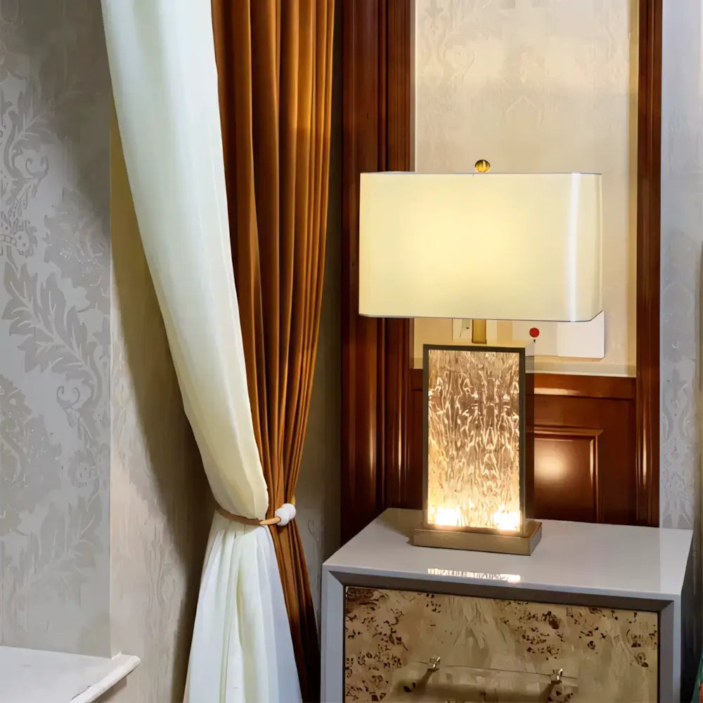 Luminária de Mesa Abajur Dourado Moderno Minimalista Vidro Tecido Radiant