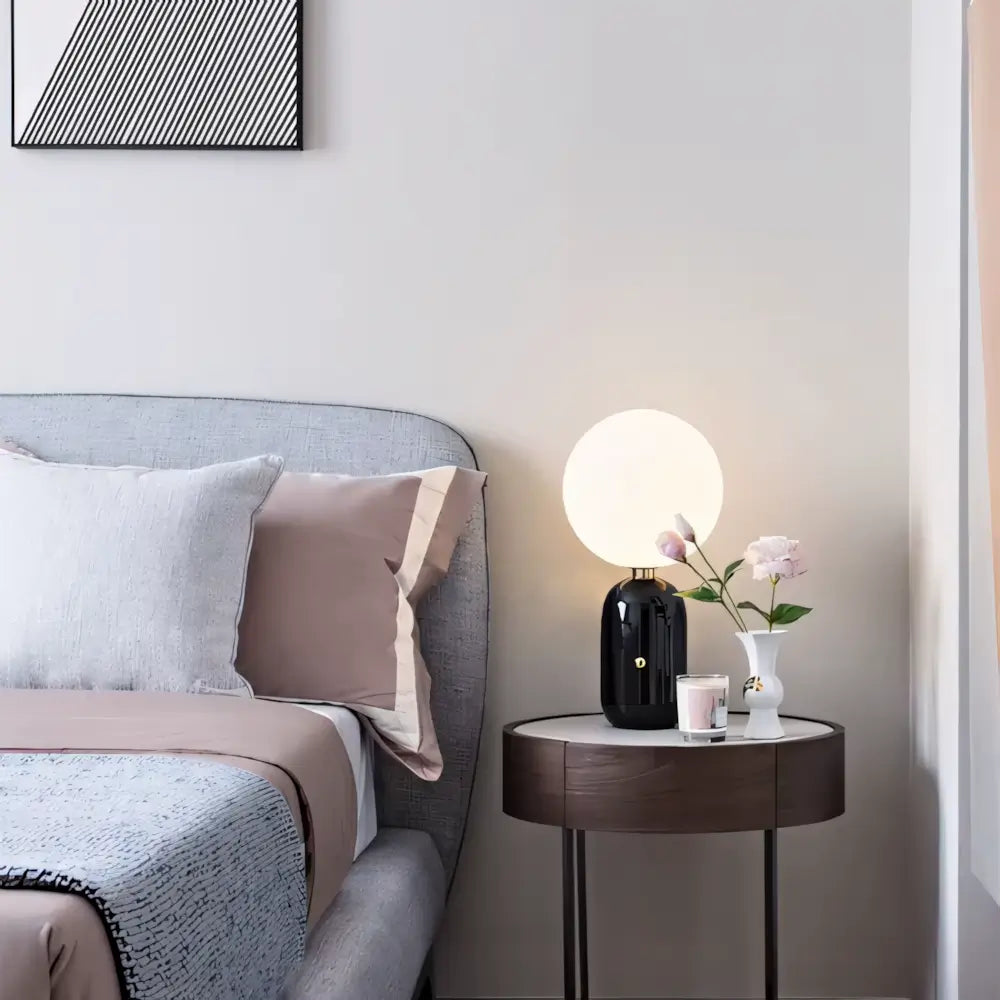 Luminária de Mesa Abajur Globo Moderna Vidro Metal Radiant preto