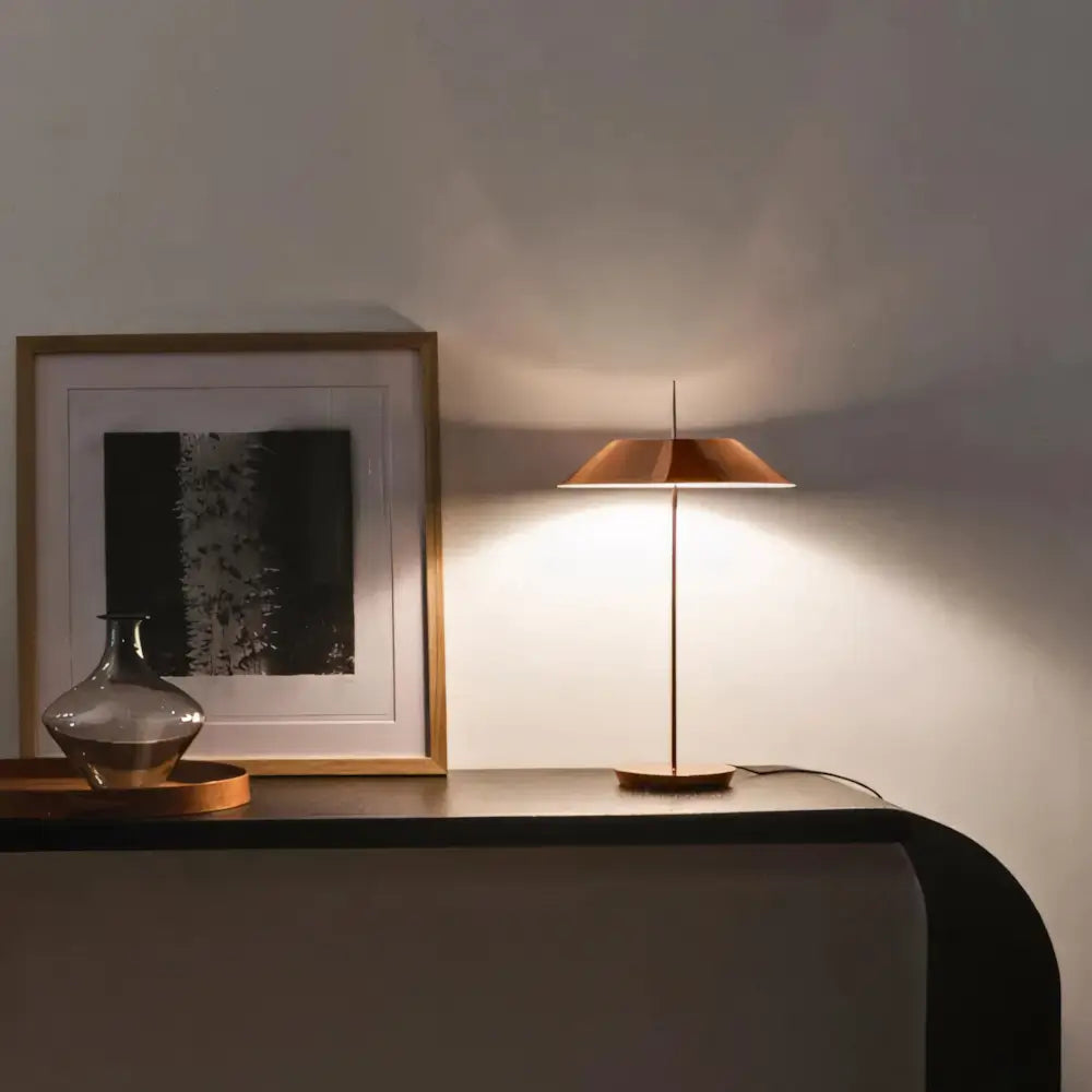 Luminária de Mesa Abajur Minimalista Moderna Led Metal Radiant dourada