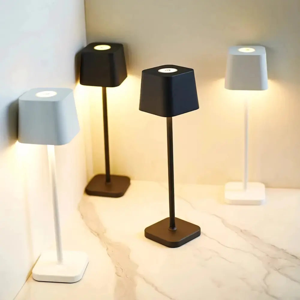 Luminária de Mesa Sem Fio Recarregável Ofelia Pro