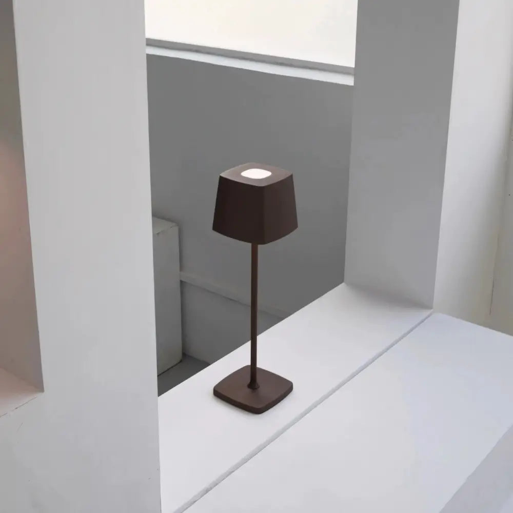 Luminária de Mesa Sem Fio Recarregável Ofelia Pro