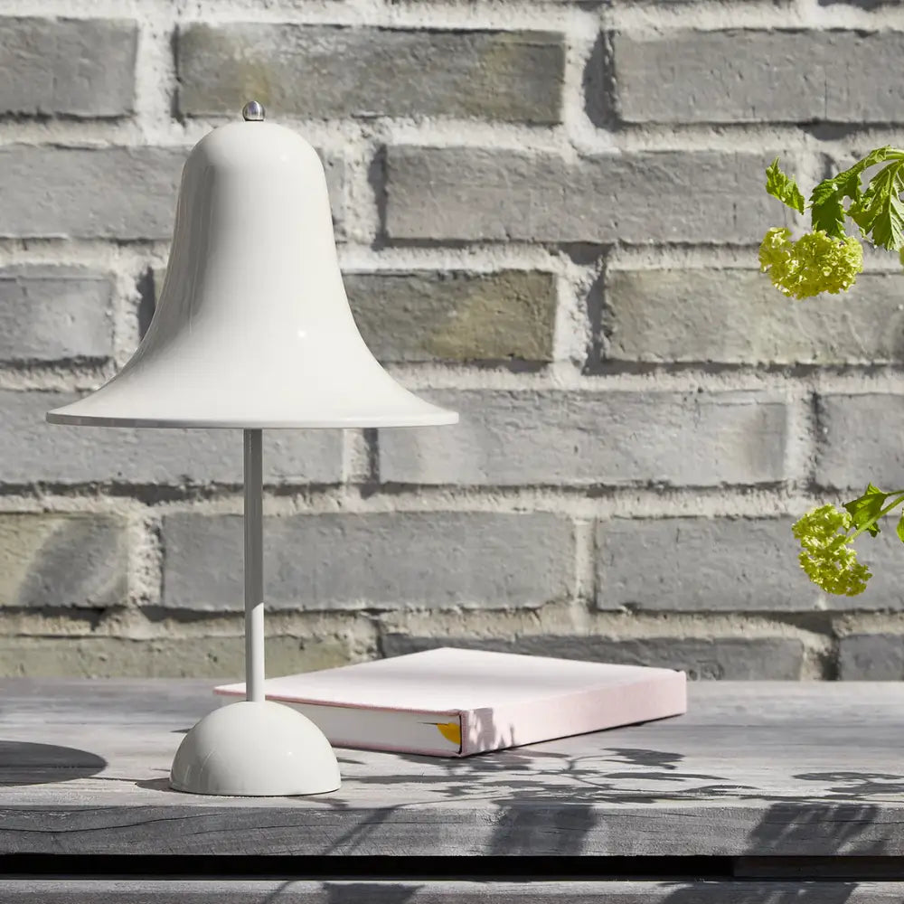 luminária de mesa sem fio, abajur recarregável LED, luminária portátil para quarto, abajur moderno sem fio, luminária touch sensor LED, abajur cabeceira com bateria, luminária decorativa Pantop, luminária LED luz tricolor, abajur design escandinavo, luminária de mesa com toque, luminaria Pantop, luminaria de mesa Pantop