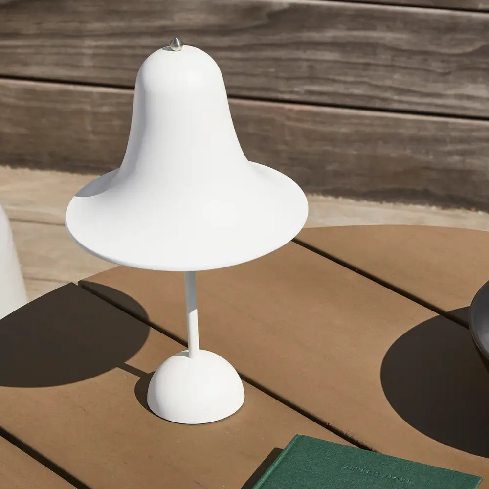 luminária de mesa sem fio, abajur recarregável LED, luminária portátil para quarto, abajur moderno sem fio, luminária touch sensor LED, abajur cabeceira com bateria, luminária decorativa Pantop, luminária LED luz tricolor, abajur design escandinavo, luminária de mesa com toque, luminaria Pantop, luminaria de mesa Pantop