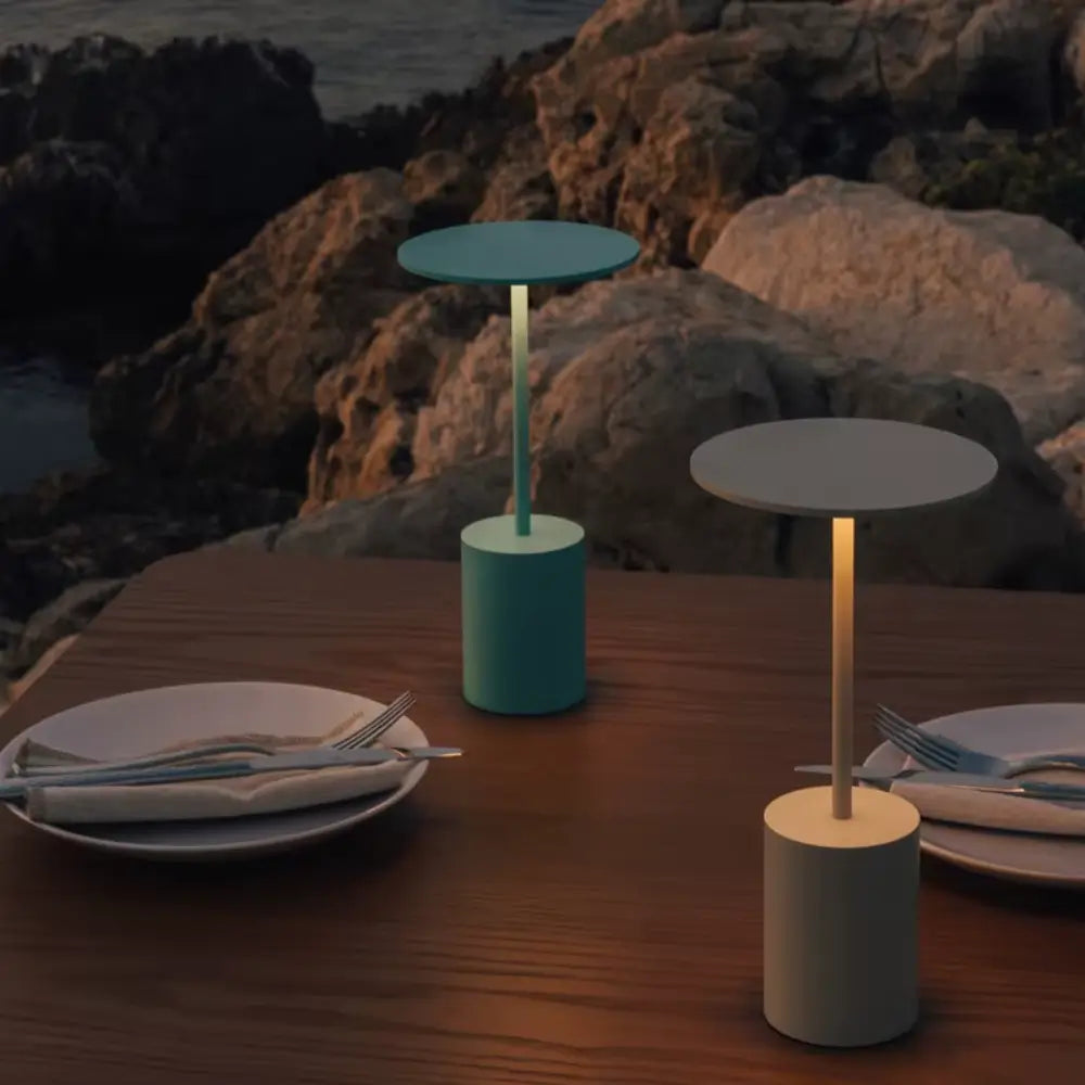 luminária de mesa sem fio, luminária led recarregável, luminária com sensor de toque, luminária moderna portátil, abajur sem fio decorativo, luminária para sala sofisticada, abajur minimalista recarregável, luminária de alumínio usb, luminária de cabeceira com bateria, luminária portátil com 3 temperaturas de cor, luminaria Yoru