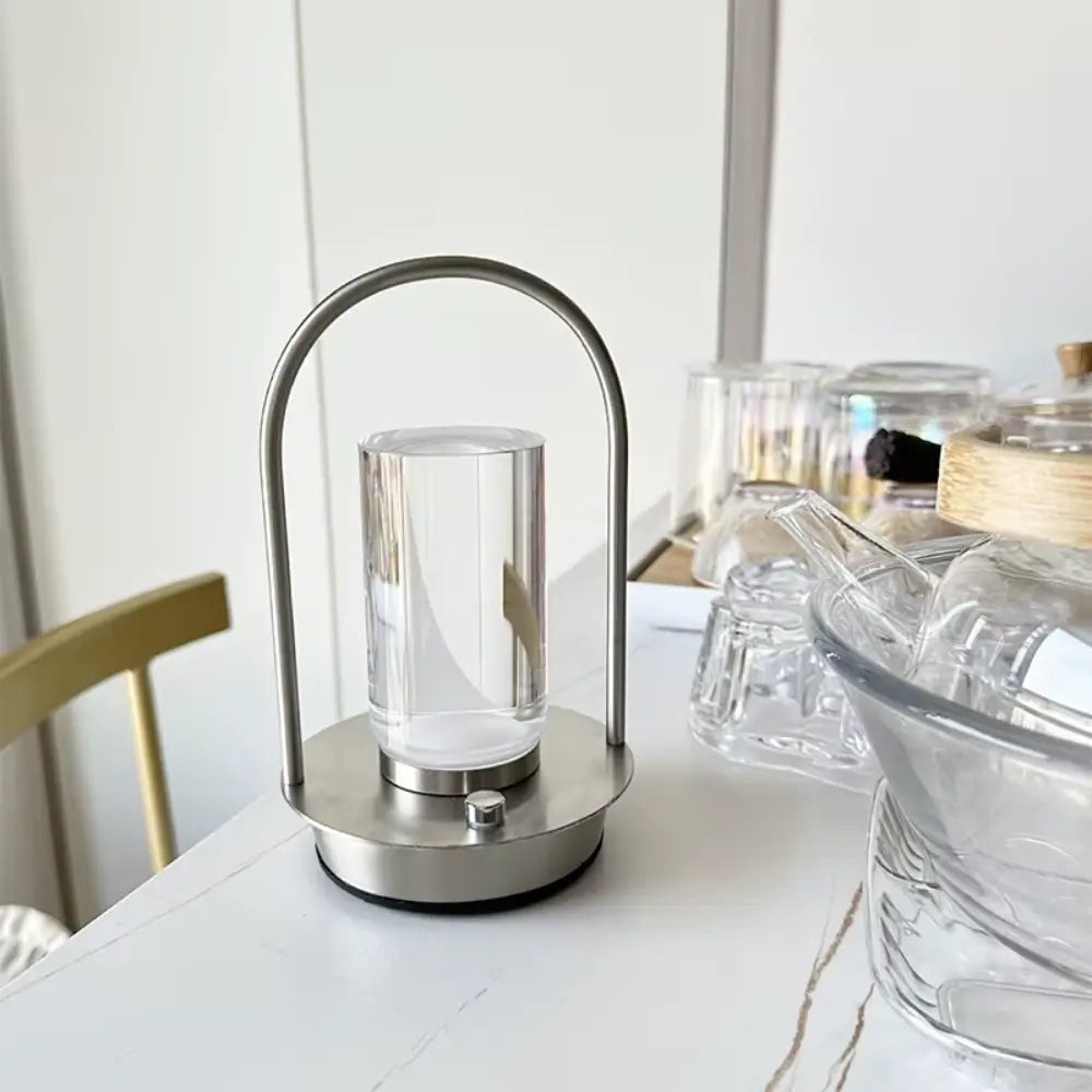 luminária de mesa sem fio, luminária touch recarregável, luminária led metálica, luminária portátil dourada, luminária prata moderna, abajur sem fio elegante, luminária europeia decorativa, luminária usb compacta, luminária minimalista de alumínio, luminária com 3 tons de luz, luminária mesa design sofisticado