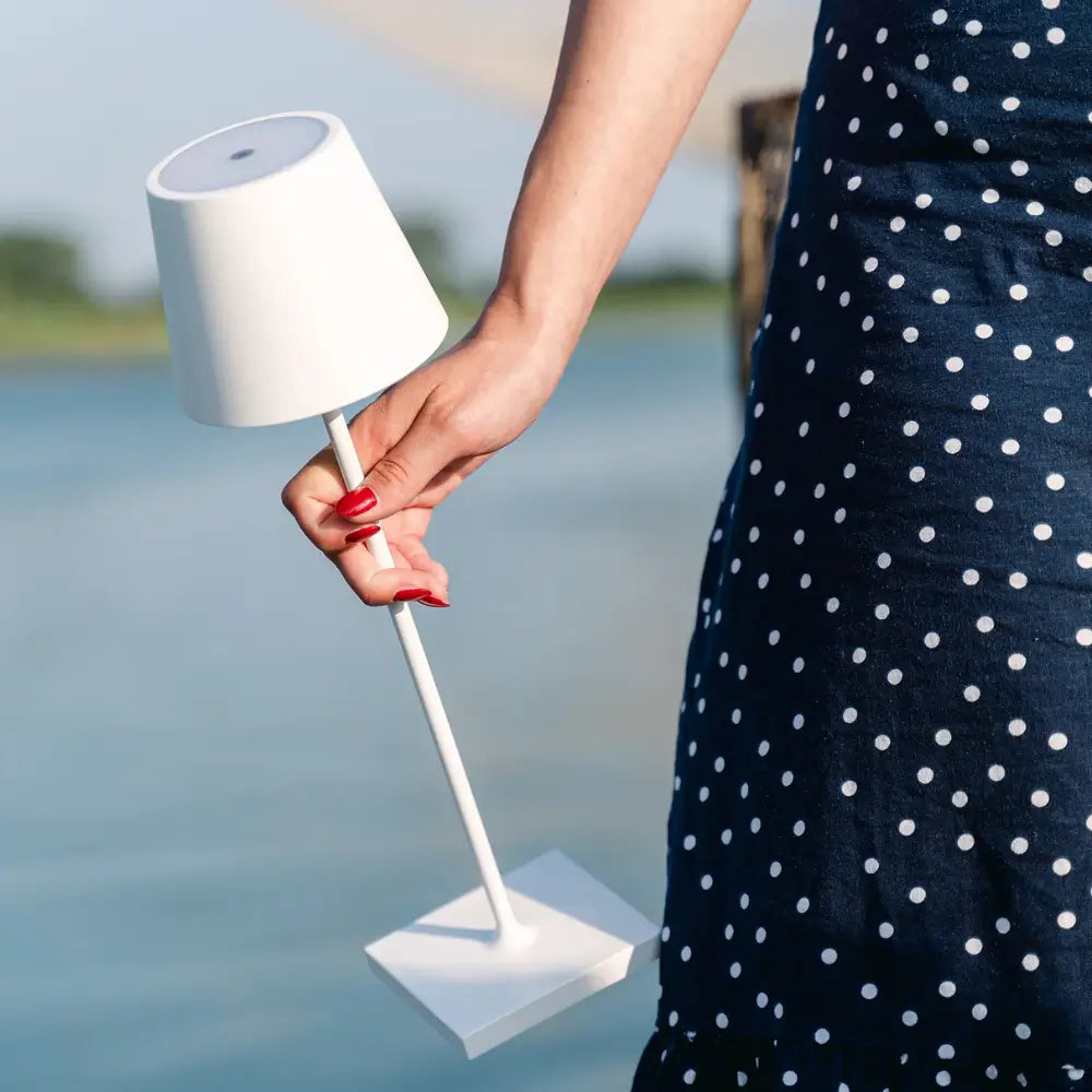 Luminaria de Mesa Sem Fio Recarregavel Poldina Pro