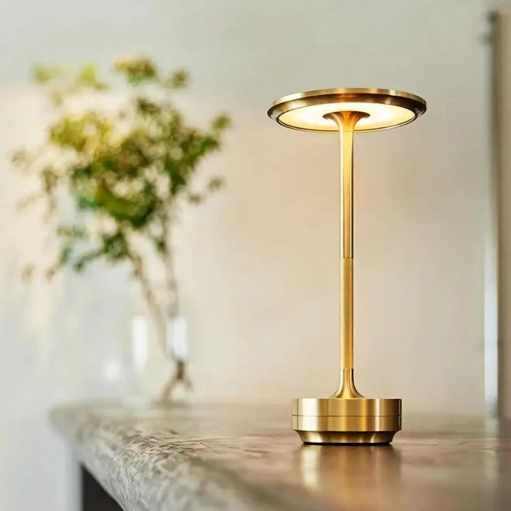 Luminaria de Mesa Touch Moderna Minimalista Metal Lumi