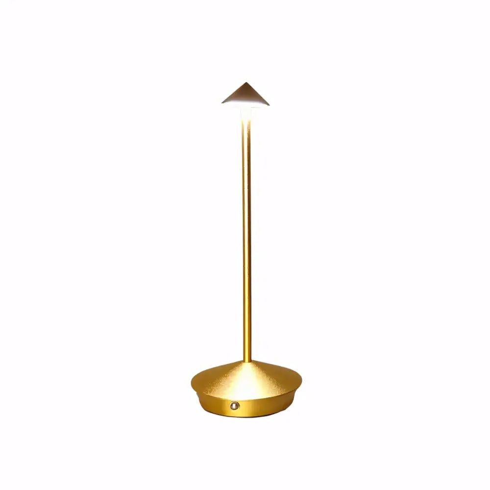 Luminária de Mesa Sem Fio Recarregável Pina Pro Luminária portátil com bateria de longa duração e ajuste de luz A Luminária de Mesa Pina Pro é um dos modelos mais desejados entre as luminárias sem fio recarregáveis de alto padrão. Com autonomia de até 15 horas, ela oferece iluminação estável e elegante, perfeita para quem busca praticidade e estilo. Seu design minimalista combina com ambientes modernos e sofisticados, como salas de estar, quartos, escritórios e restaurantes refinados. Essa luminária portáti
