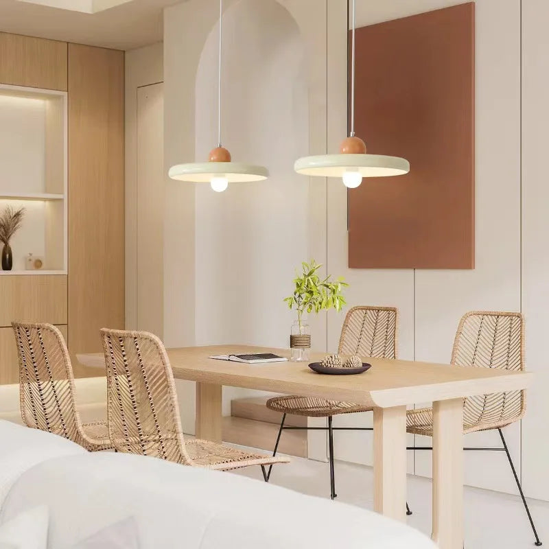 lustre vidro, 
Lustre preto, 
lustre pendente vidro, 
lustre moderno, 
lustre minimalista, 
lustre fumê, 
lustre cristal,
lustre para cozinha,
lustre para sala de estar,
lustre de teto, 
