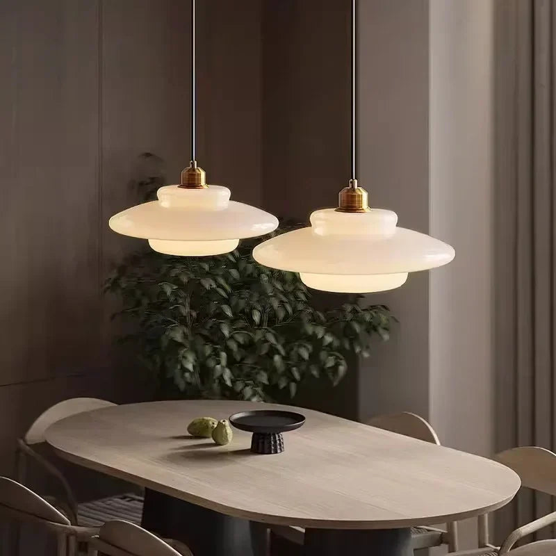 luminária, luminária de cristal, luminária pendente cristal, luminária pendente moderna, luminária de teto, luminária para sala de jantar, luminária de luxo, luminária pendente para escada, luminária de cristal fumê, luminária de cristal redonda, luminária sofisticada, luminária decorativa