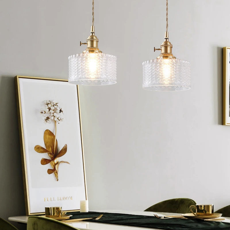 lustre vidro, 
Lustre preto, 
lustre pendente vidro, 
lustre moderno, 
lustre minimalista, 
lustre fumê, 
lustre cristal,
lustre para cozinha,
lustre para sala de estar,
lustre de teto, 