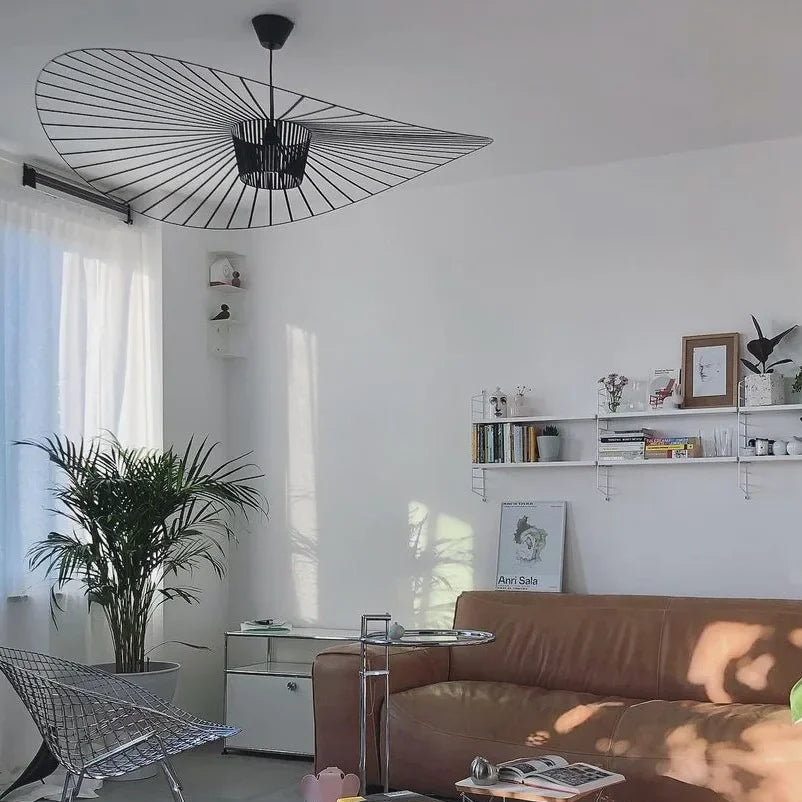 lustre vidro, 
Lustre preto, 
lustre pendente vidro, 
lustre moderno, 
lustre minimalista, 
lustre fumê, 
lustre cristal,
lustre para cozinha,
lustre para sala de estar,
lustre de teto, 