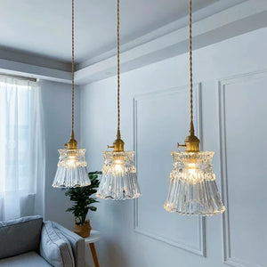 lustre vidro, 
Lustre preto, 
lustre pendente vidro, 
lustre moderno, 
lustre minimalista, 
lustre fumê, 
lustre cristal,
lustre para cozinha,
lustre para sala de estar,
lustre de teto, 