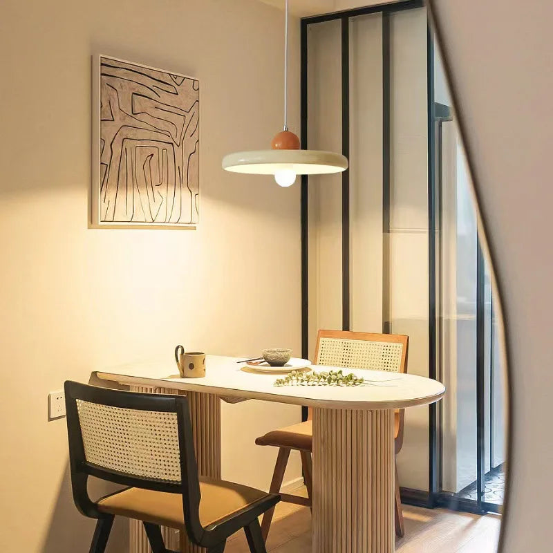 lustre vidro, 
Lustre preto, 
lustre pendente vidro, 
lustre moderno, 
lustre minimalista, 
lustre fumê, 
lustre cristal,
lustre para cozinha,
lustre para sala de estar,
lustre de teto, 