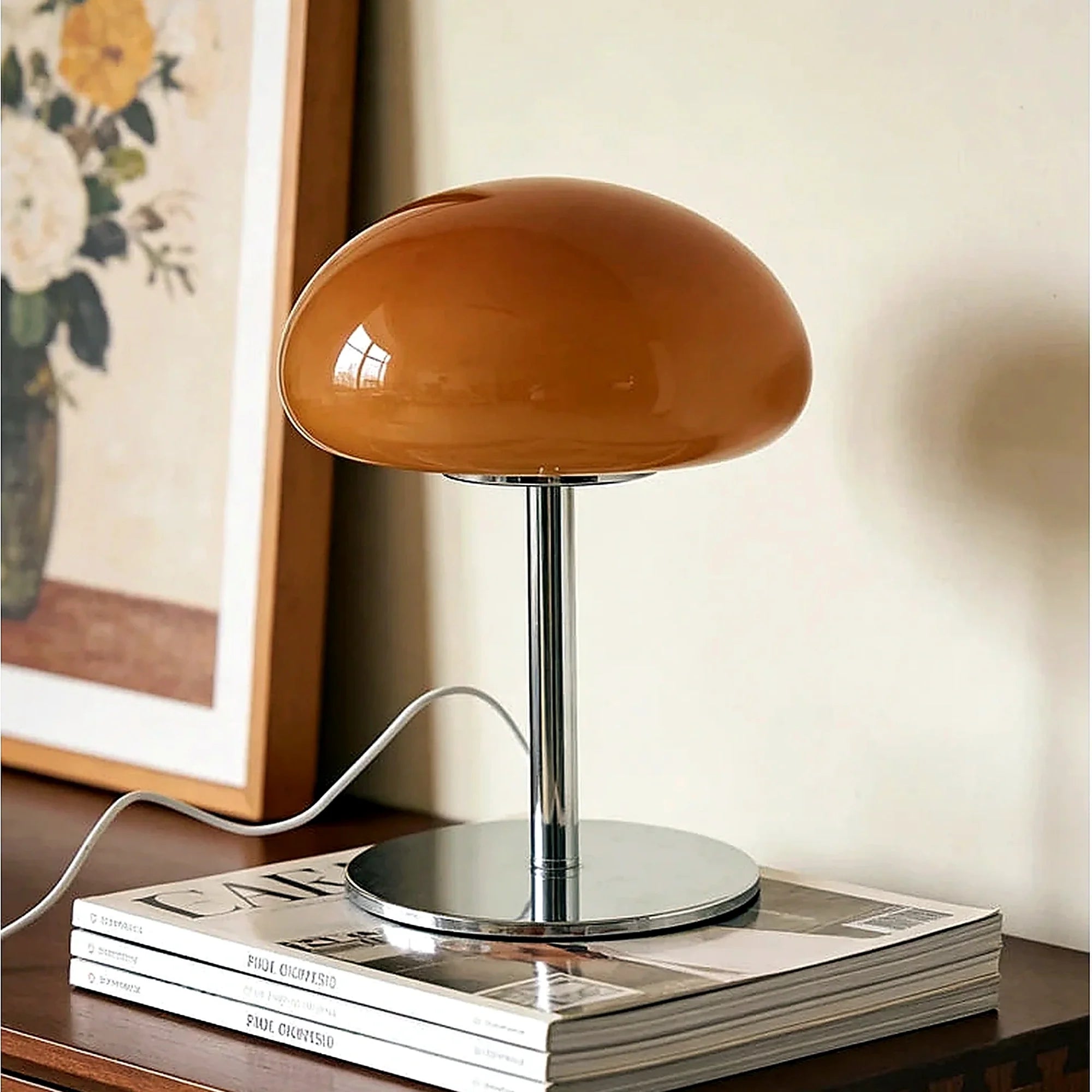 Abajur Cogumelo de Vidro LED USB Laranja Auri sobre livros