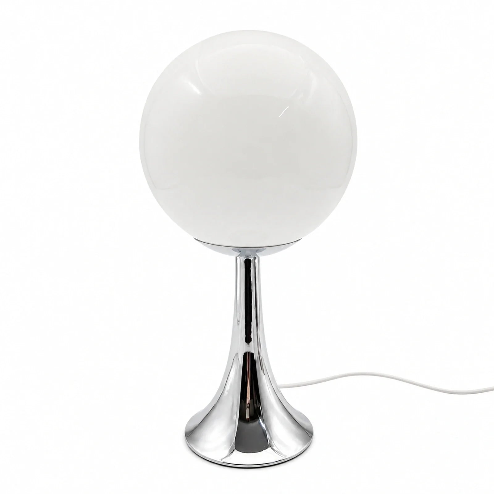 Abajur Globo de Vidro LED USB Branco Eira em fundo branco