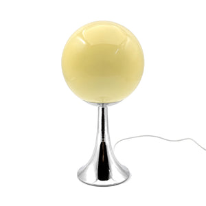 Abajur Globo de Vidro LED USB Creme Luma em fundo branco