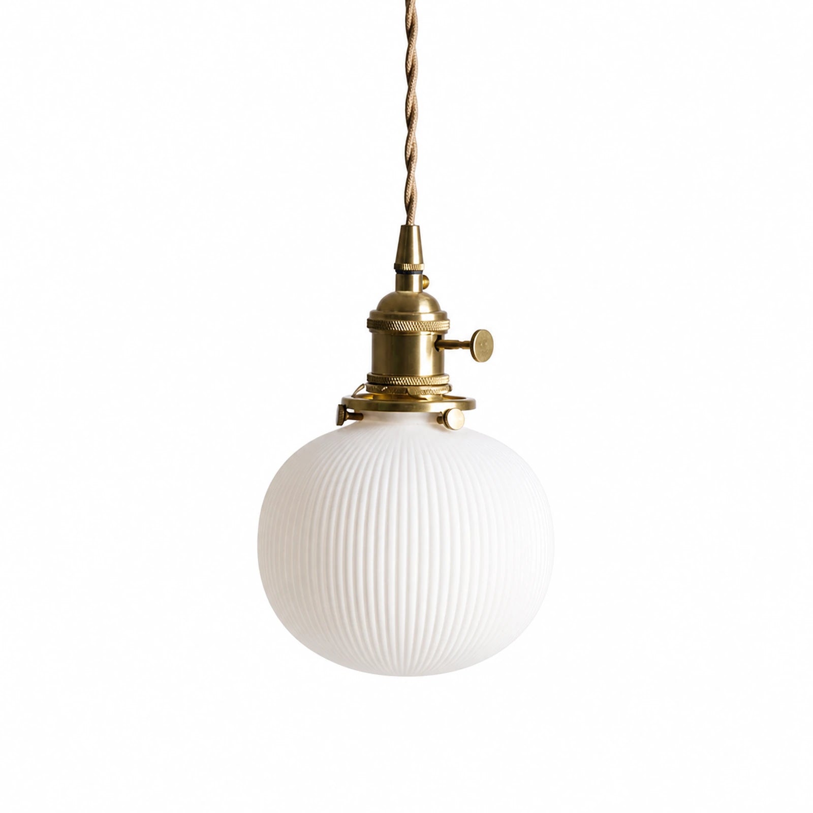 Luminária Pendente de Cerâmica Japonesa Maru em fundo branco com cúpula esférica canelada