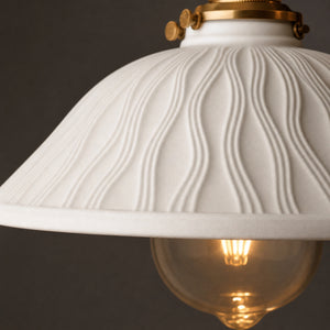 Textura ondulada da cúpula de cerâmica da Luminária Pendente Japonesa Tsuki