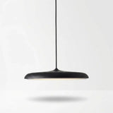 pendente modelo Macaron Nordic em Preto Fosco. Iluminação LED moderna e discreta, indicada para escritórios, cozinhas industriais e ambientes sobrios