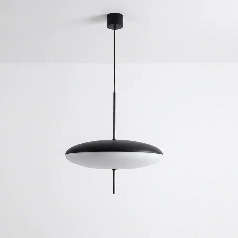 Luminária Pendente Disco Ufo 30cm cor Preto Fosco, design moderno minimalista com iluminação LED difusa para mesas de jantar e bancadas.