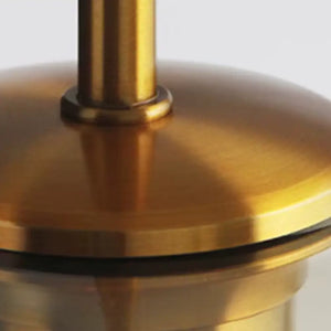 Detalhe do acabamento em latão dourado da Luminária Pendente de Vidro Âmbar, design sofisticado Radiantbr