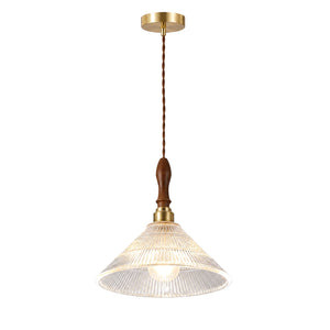 Luminária Pendente de Vidro Mori em fundo branco com vidro canelado, madeira e acabamento cobre