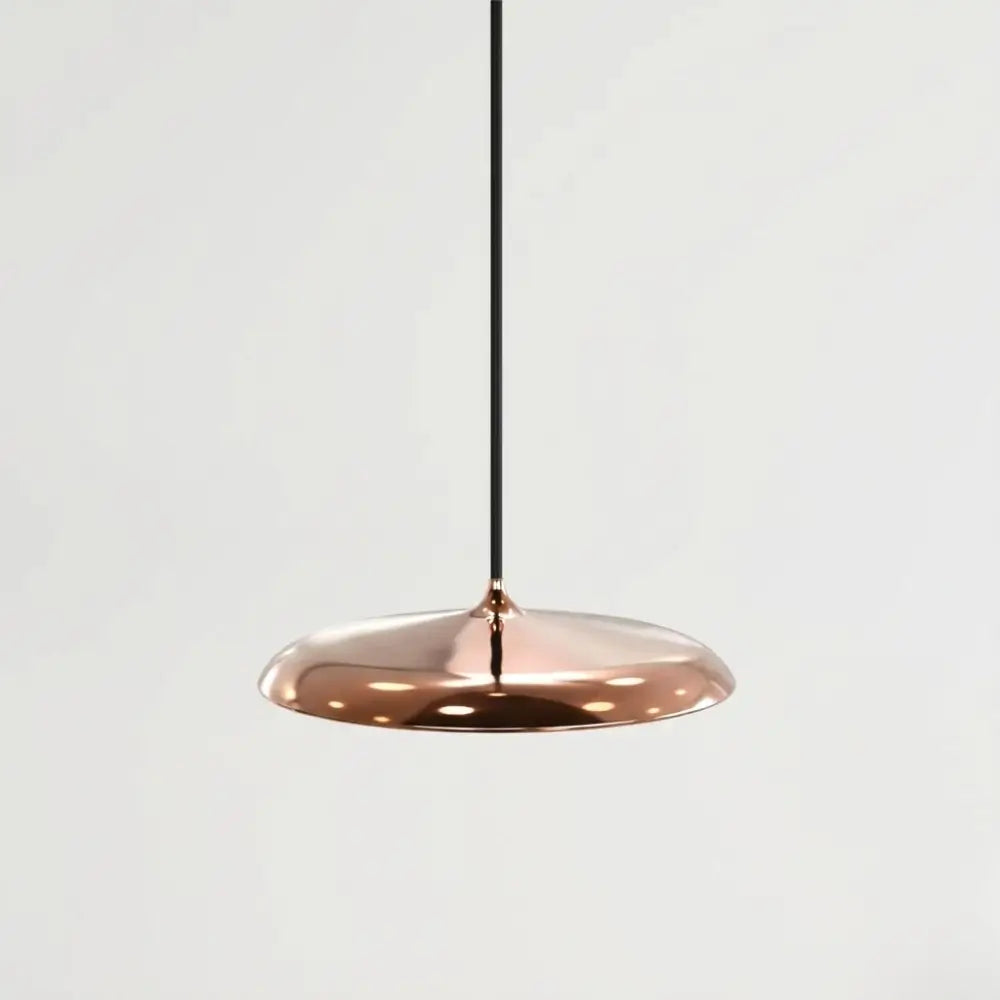 Lustre Pendente Macaron na cor Rose Gold (Cobre). Luminária de teto moderna com acabamento metalizado espelhado e design ultrafino